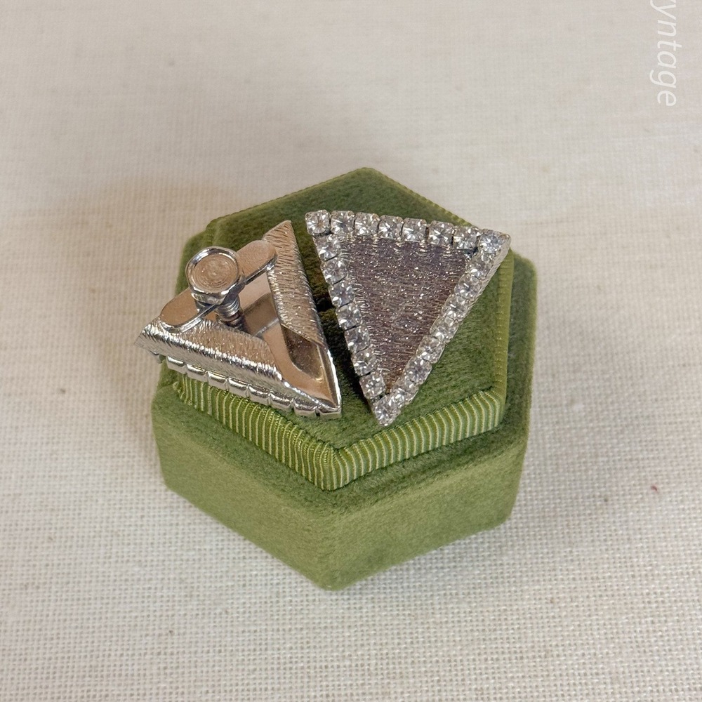 Silver Collar‎ Clips - Picture 3 of 3